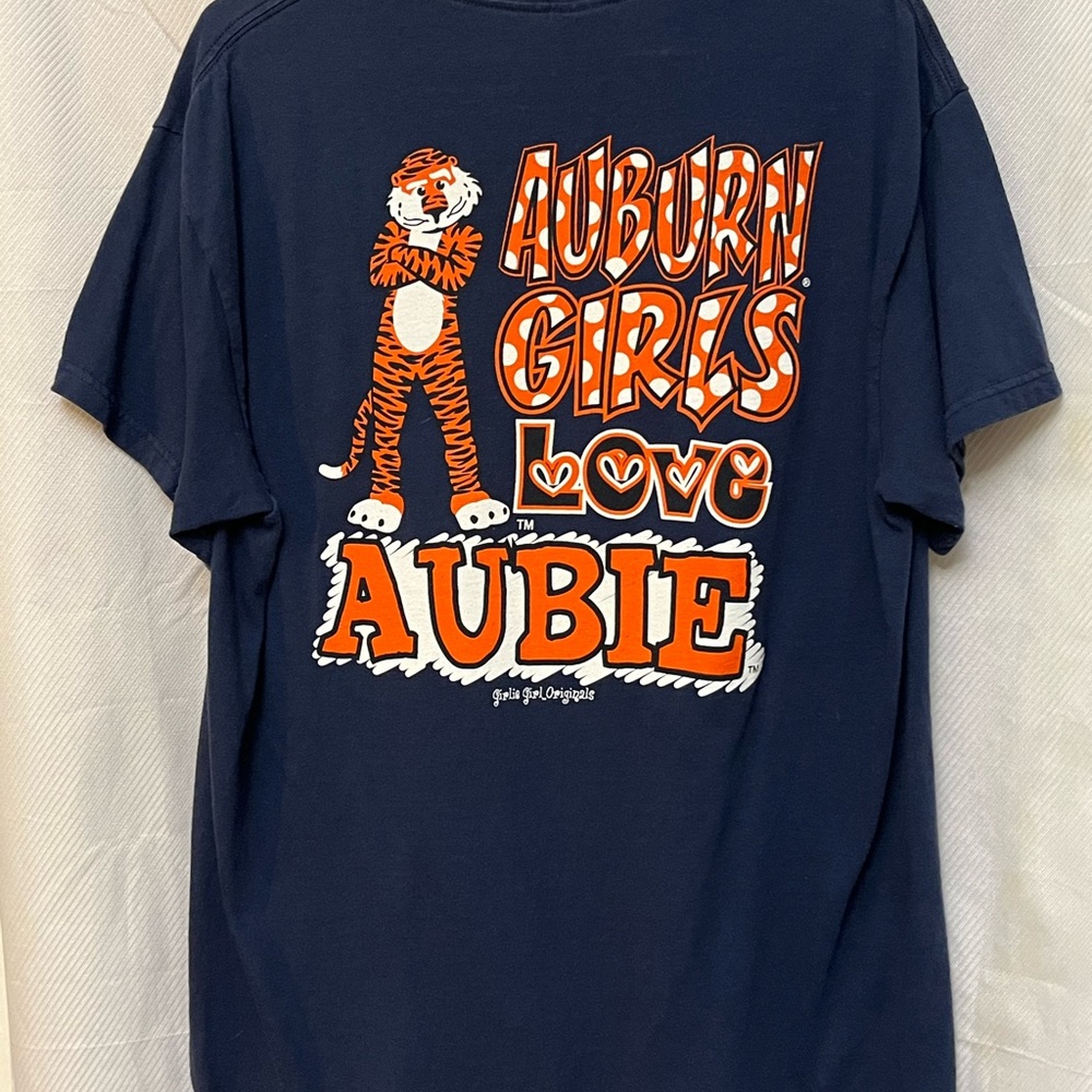 Auburn University Navy Blue  short sleeve T--Shirt  and girl graphics. L
